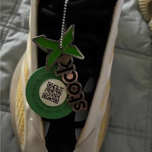 Yeezy 700 V3 Cream and Yellow Sneakers - Picture 4 of 5